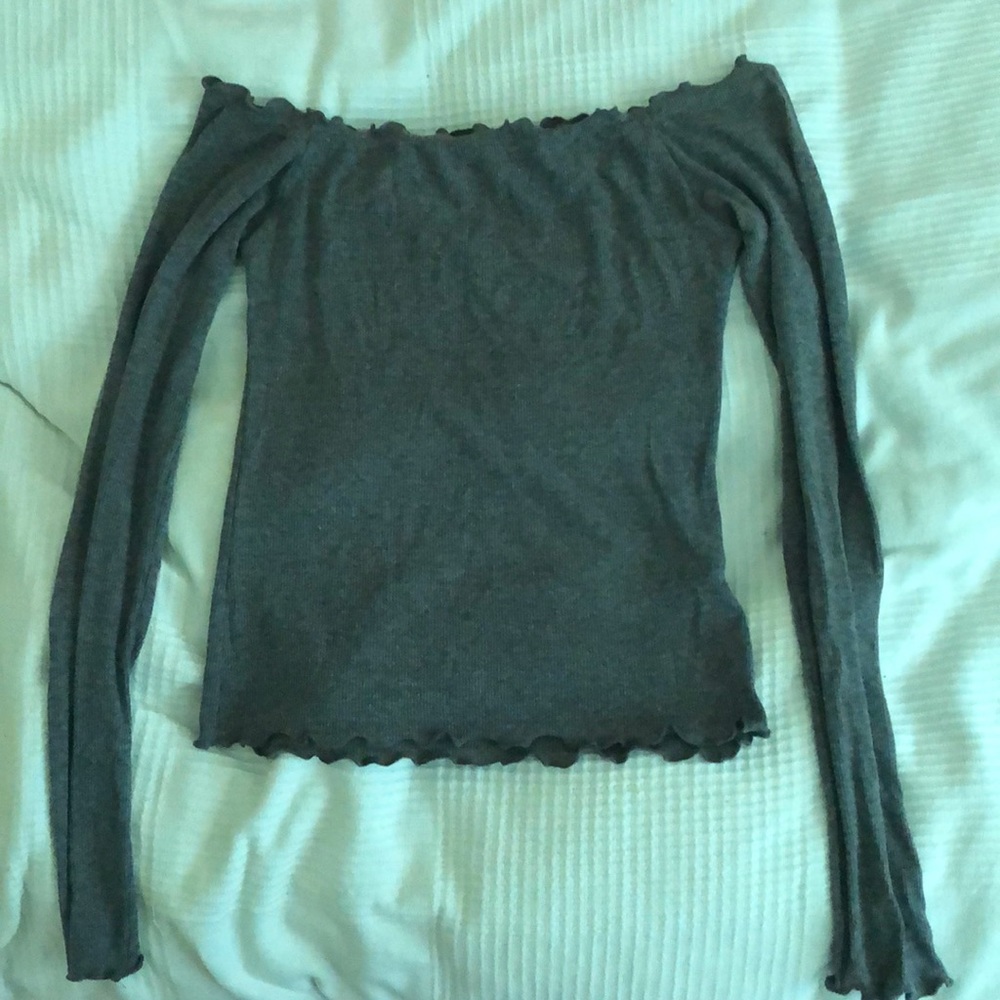 Lettuce edge off the shoulder top